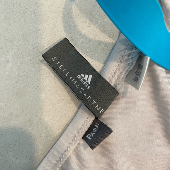 Stella McCartney x Adidas sports bra top that doubles as a bathing suit too - Picture 3 of 3